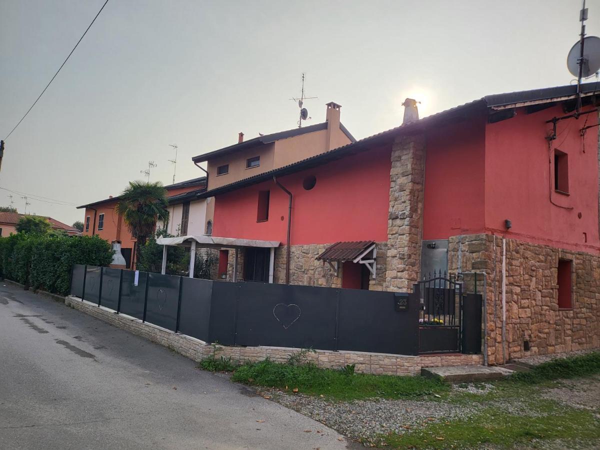 A Casa Di Luca Hotel Mediglia Екстериор снимка