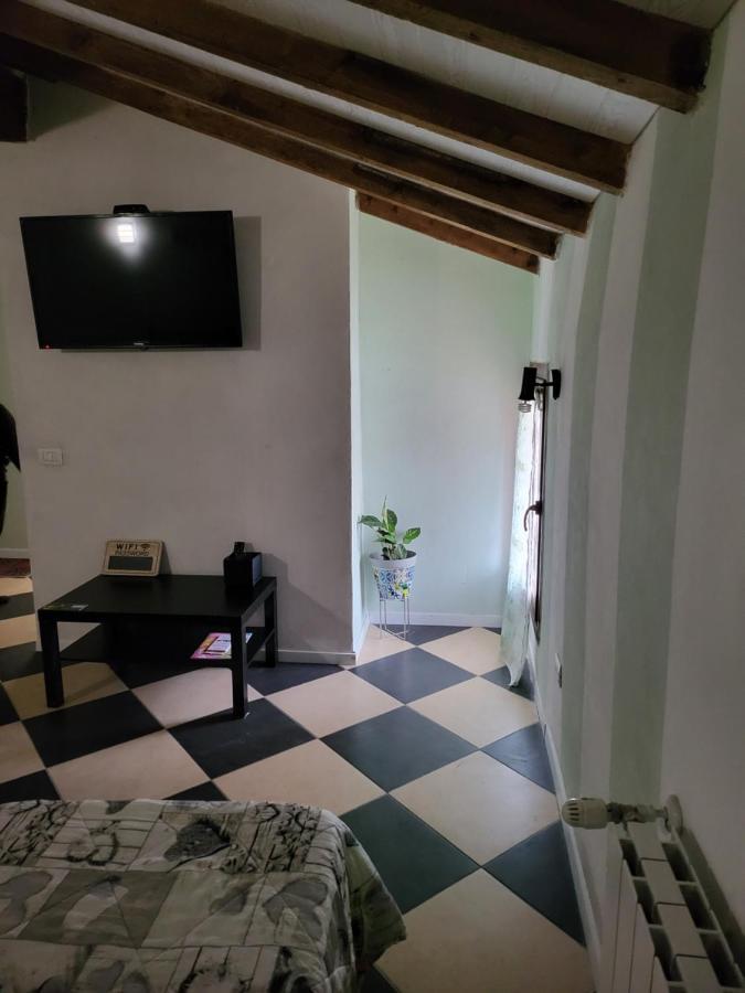 A Casa Di Luca Hotel Mediglia Екстериор снимка
