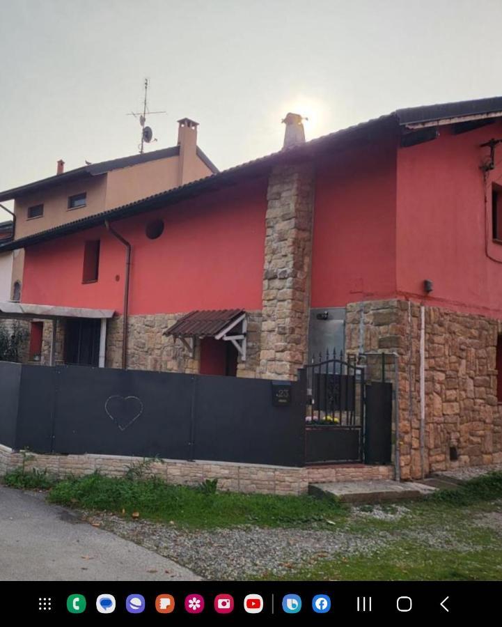 A Casa Di Luca Hotel Mediglia Екстериор снимка