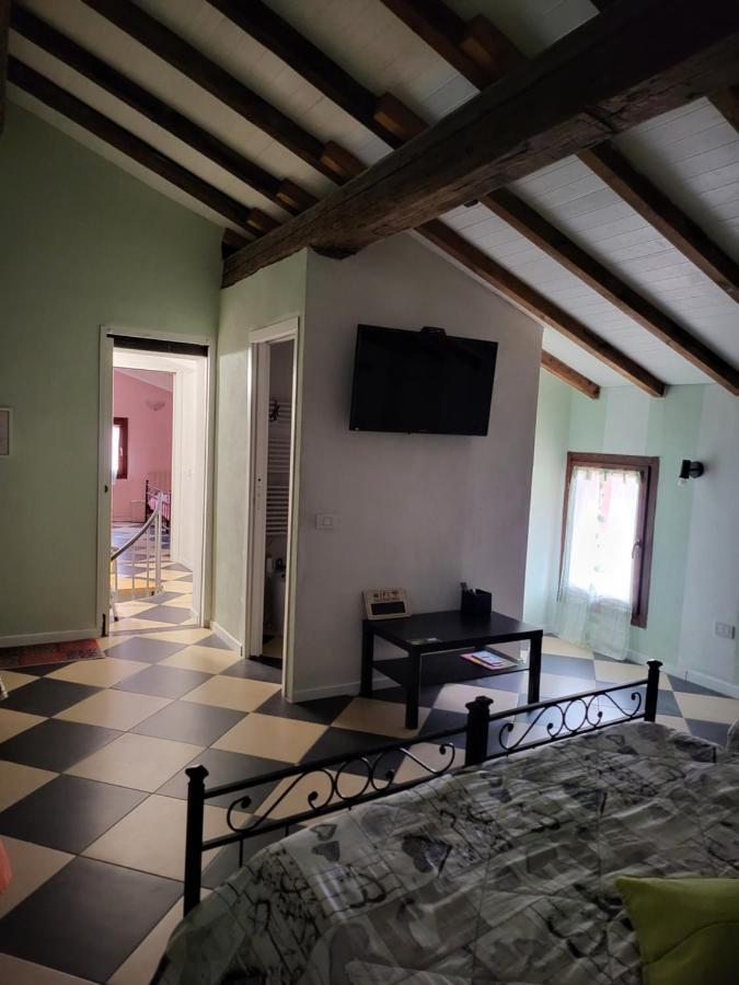 A Casa Di Luca Hotel Mediglia Екстериор снимка