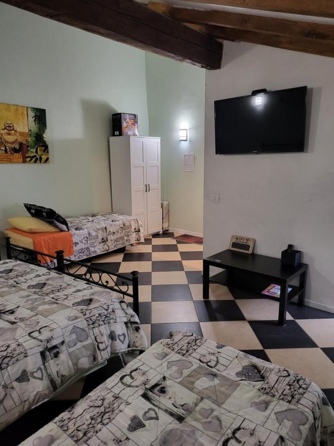A Casa Di Luca Hotel Mediglia Екстериор снимка