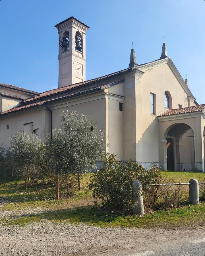 A Casa Di Luca Hotel Mediglia Екстериор снимка