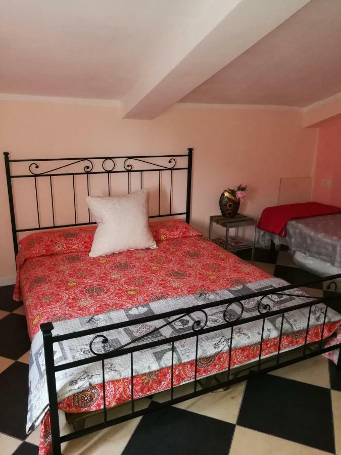 A Casa Di Luca Hotel Mediglia Екстериор снимка